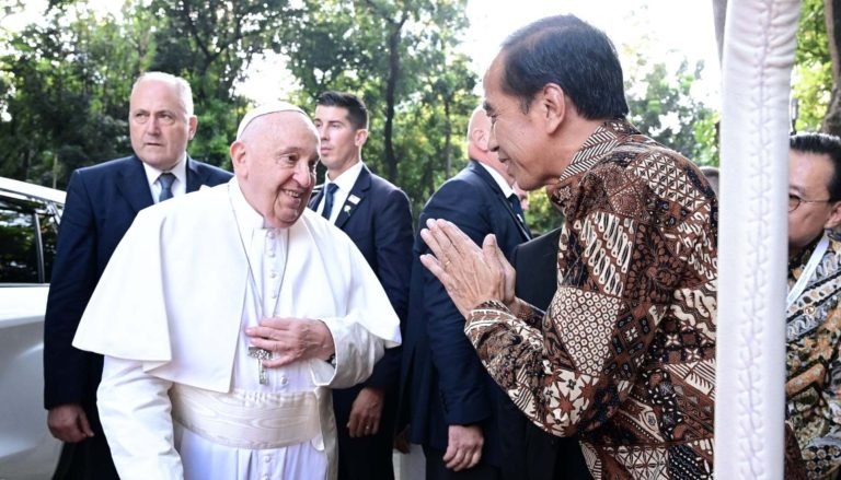 Sambut Paus Fransiskus dalam Misa Suci di GBK, Presiden Jokowi: Semoga Menjadi Berkat bagi Sesama