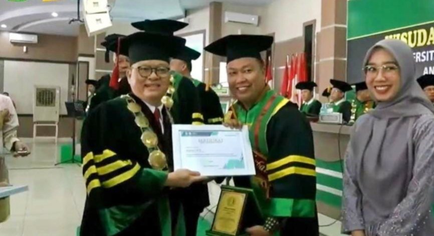 Anak Buruh Tani Asal Sergai Raih Predikat Mahasiswa Terbaik Wisuda ke-54 UMN AW Medan