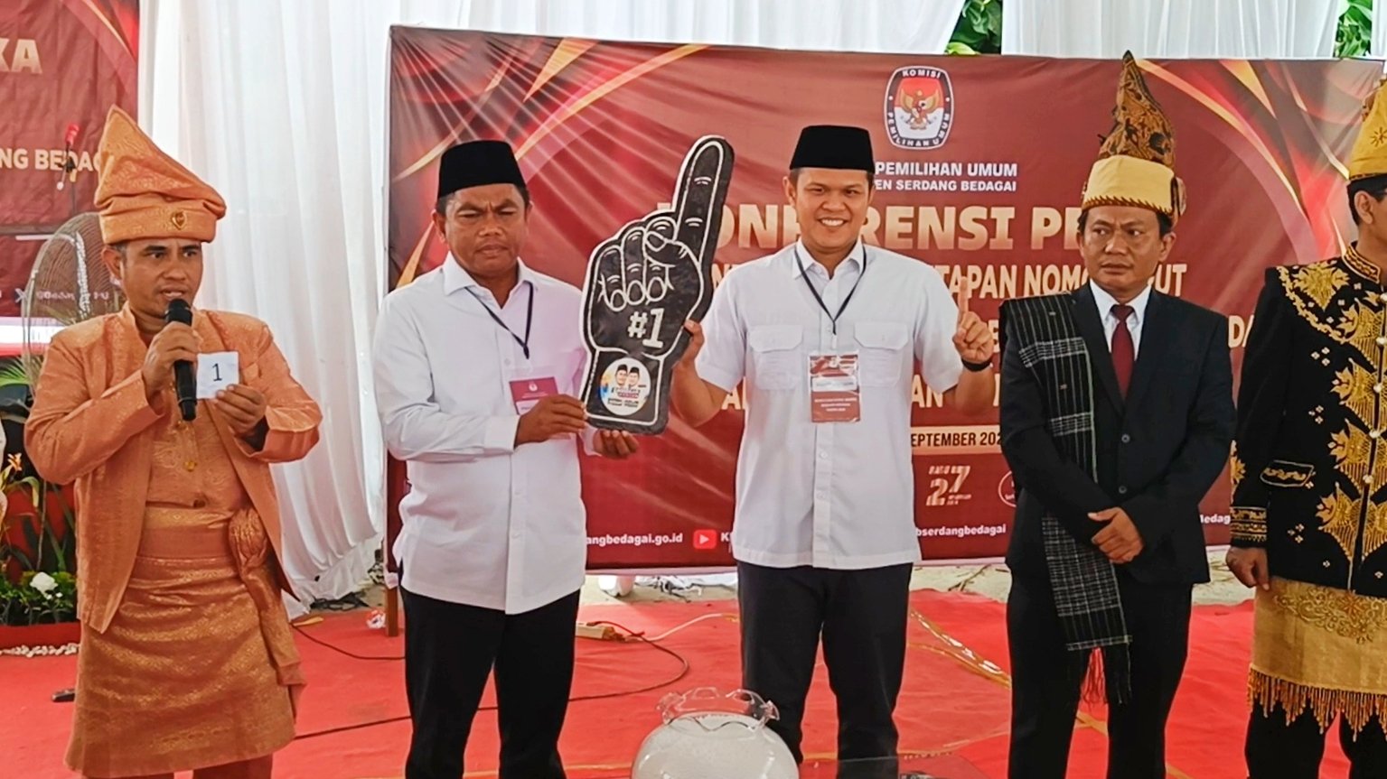 KPU Sergai Gelar Pengundian Nomor Urut Paslon Pilkada 2024, Dambaan Mantab Resmi Nomor 1