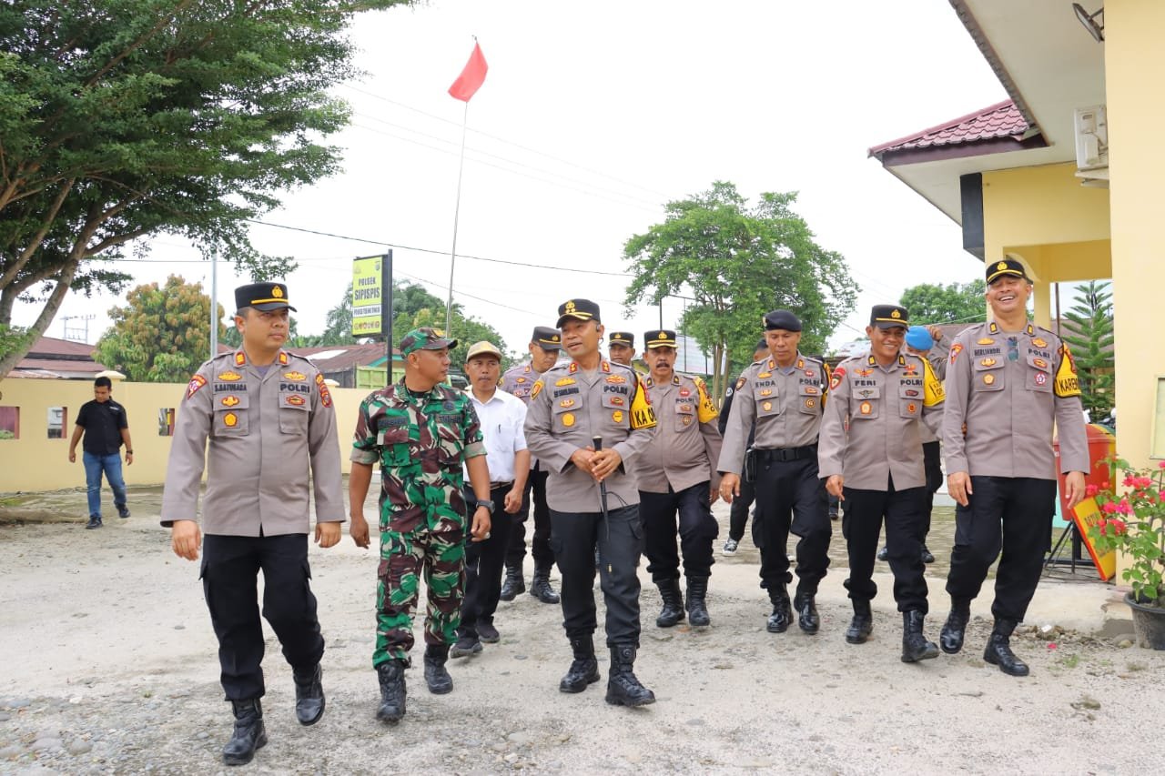 Kapolres Tebing Tinggi Cek Lahan Ketahanan Pangan Saat Kunjungan ke Polsek Sipispis