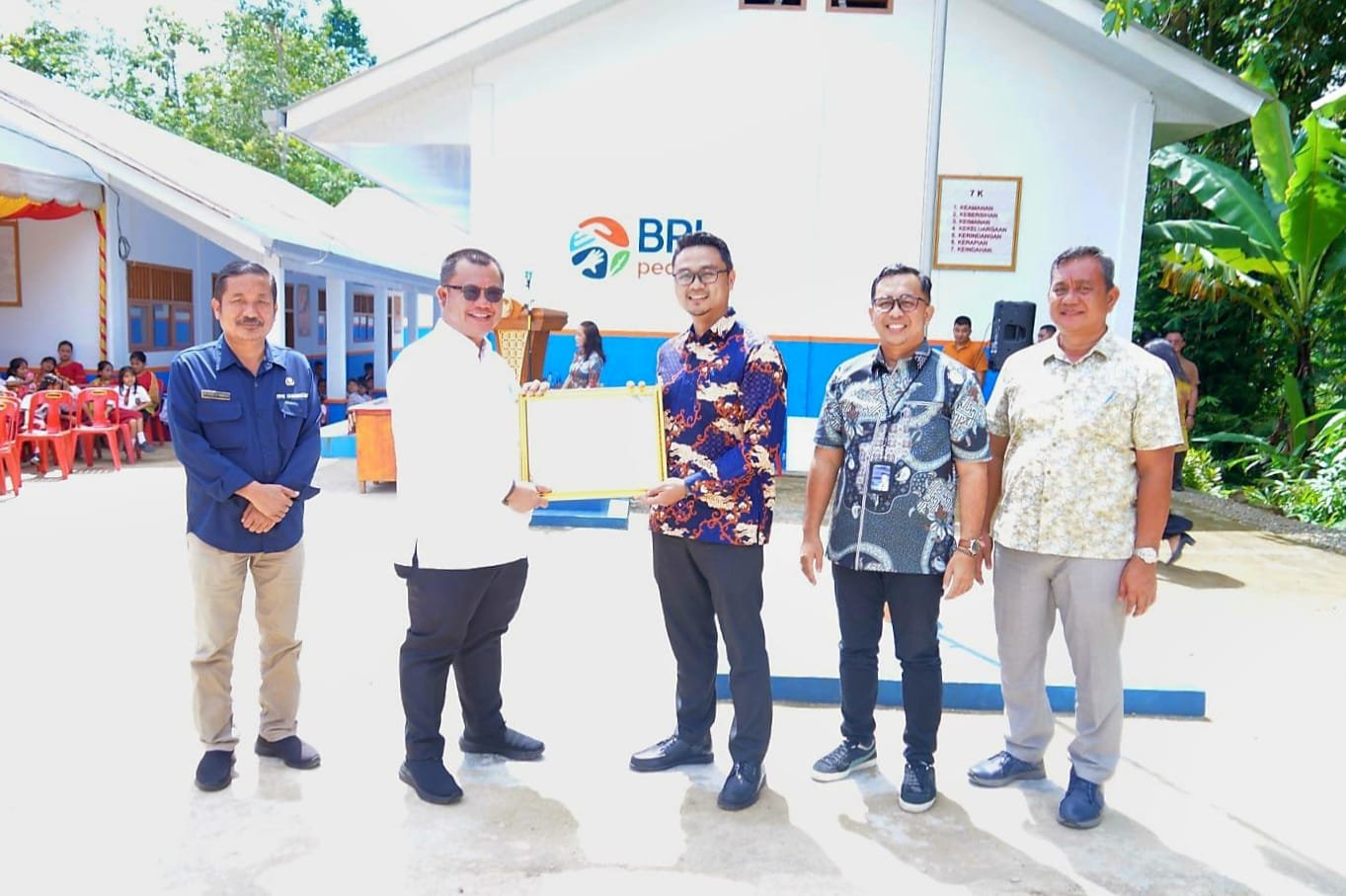 Program BRI Peduli Ini Sekolahku Bantu Renovasi SDN 076059 Desa Lololawa Gunungsitoli Alo’oa